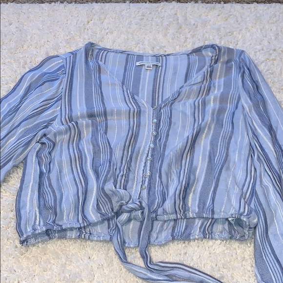 American Eagle Outfitters Tops - flowy blue crop top